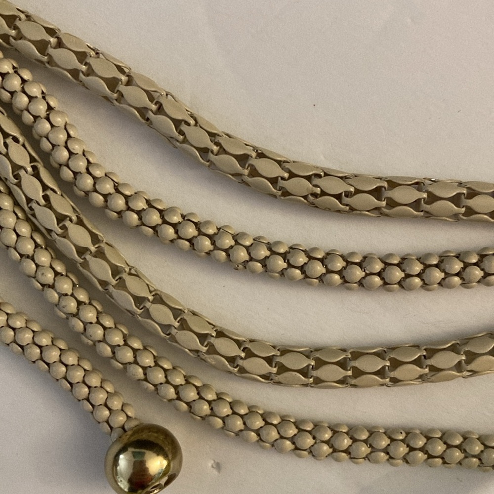 Chic Gold Rose Necklace Broken..Free. - Picture 9 of 10